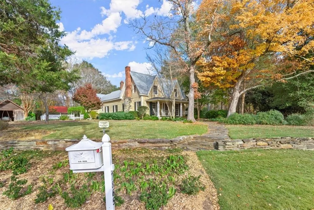7865 Nesbit Ferry Road, Sandy Springs, Georgia 30350, 6 Bedrooms Bedrooms, ,4 BathroomsBathrooms,Residential,Sold,7865 Nesbit Ferry Road,7497650