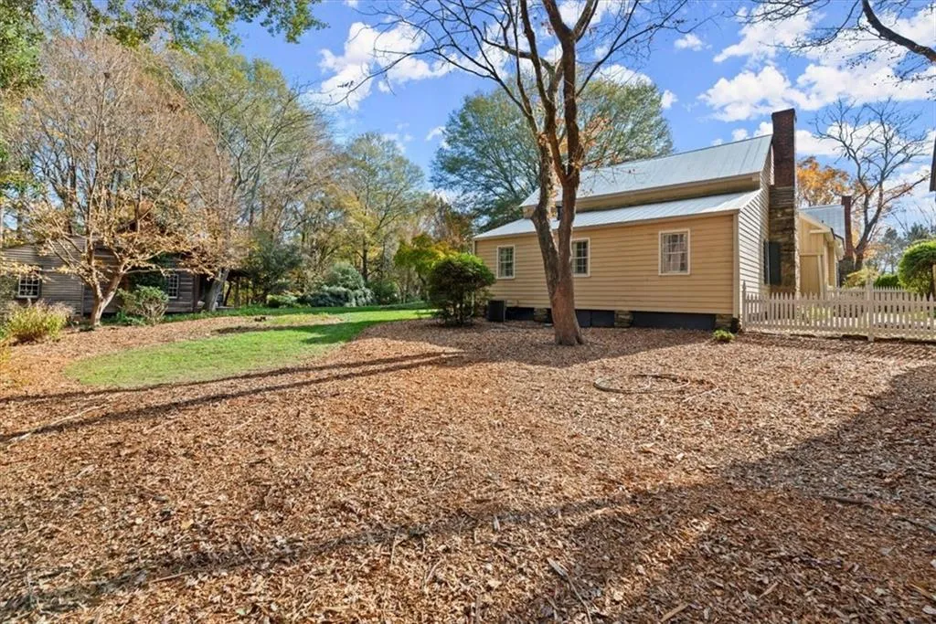 7865 Nesbit Ferry Road, Sandy Springs, Georgia 30350, 6 Bedrooms Bedrooms, ,4 BathroomsBathrooms,Residential,Sold,7865 Nesbit Ferry Road,7497650