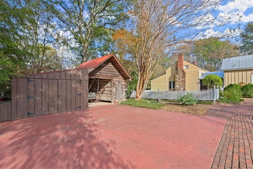 7865 Nesbit Ferry Road, Sandy Springs, Georgia 30350, 6 Bedrooms Bedrooms, ,4 BathroomsBathrooms,Residential,Sold,7865 Nesbit Ferry Road,7497650