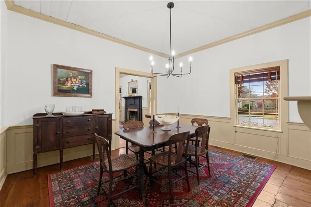 Formal dining room between parlor and kitchen