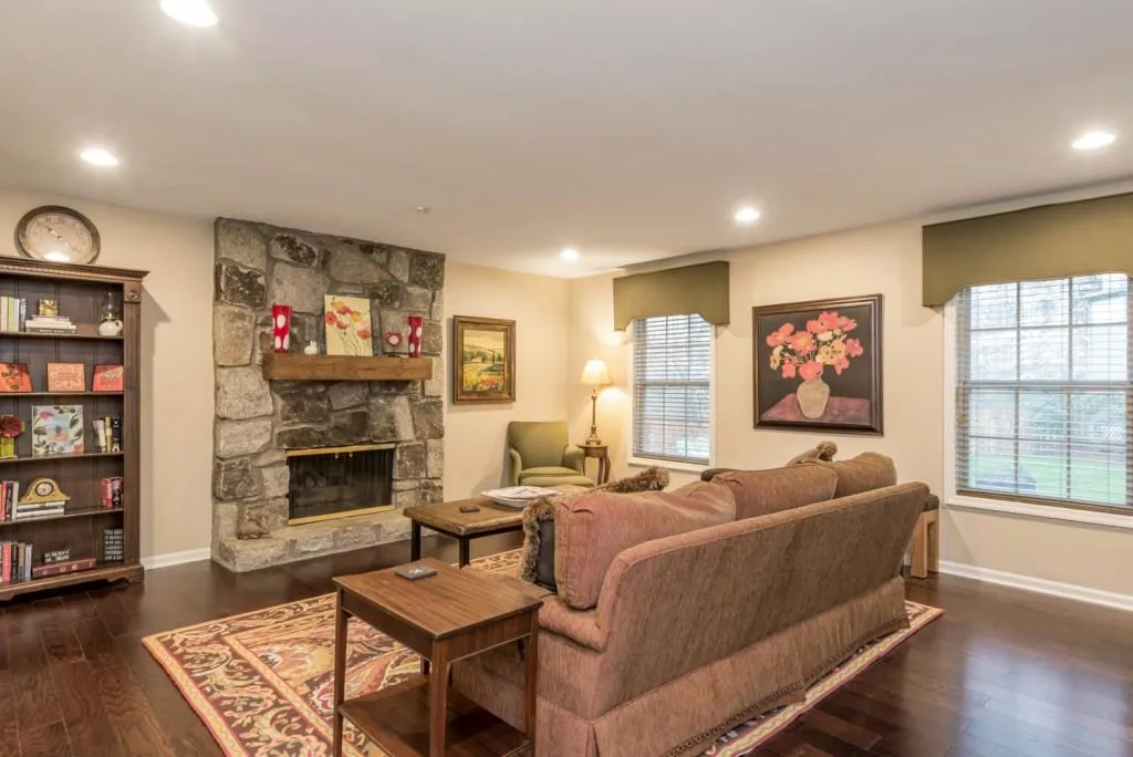 216 Devonwood Drive, Sandy Springs, Georgia 30328, 4 Bedrooms Bedrooms, ,2 BathroomsBathrooms,Residential,Sold,216 Devonwood Drive,5977252