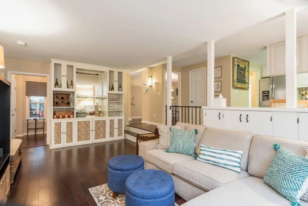 216 Devonwood Drive, Sandy Springs, Georgia 30328, 4 Bedrooms Bedrooms, ,2 BathroomsBathrooms,Residential,Sold,216 Devonwood Drive,5977252