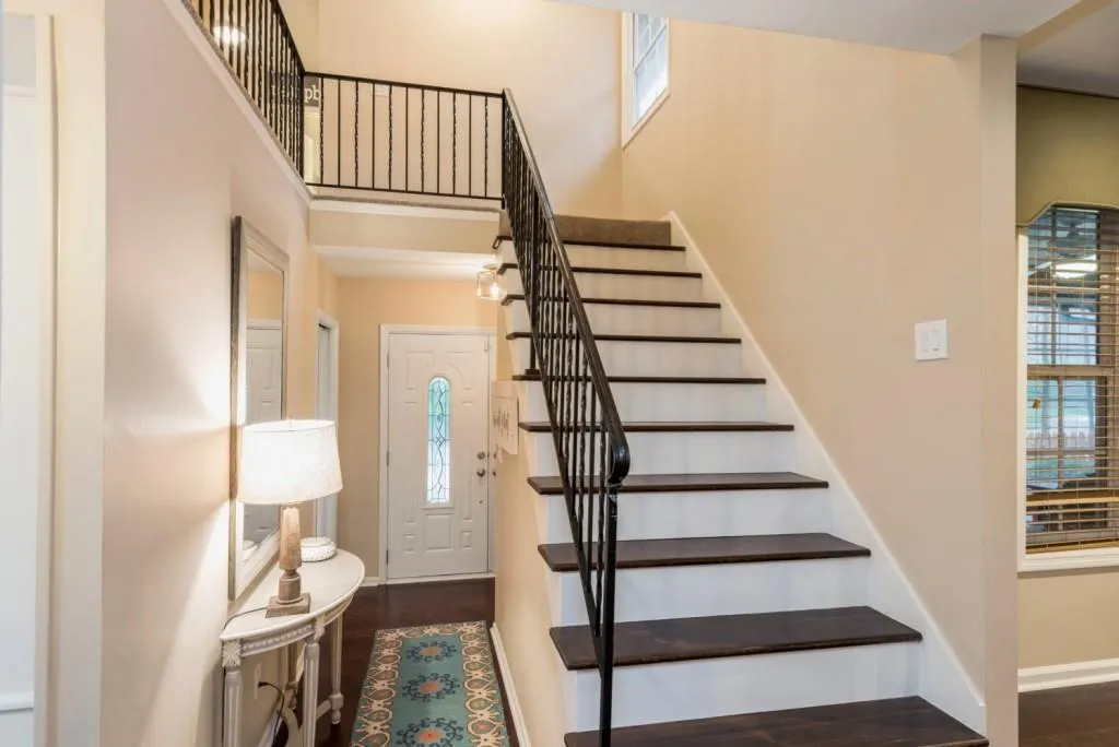 216 Devonwood Drive, Sandy Springs, Georgia 30328, 4 Bedrooms Bedrooms, ,2 BathroomsBathrooms,Residential,Sold,216 Devonwood Drive,5977252