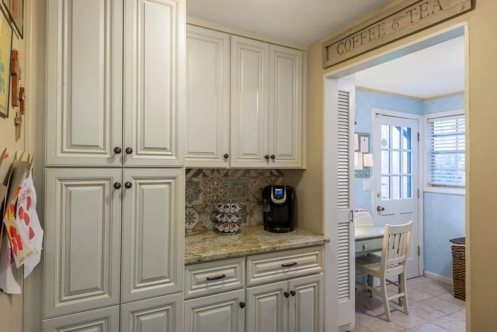 216 Devonwood Drive, Sandy Springs, Georgia 30328, 4 Bedrooms Bedrooms, ,2 BathroomsBathrooms,Residential,Sold,216 Devonwood Drive,5977252