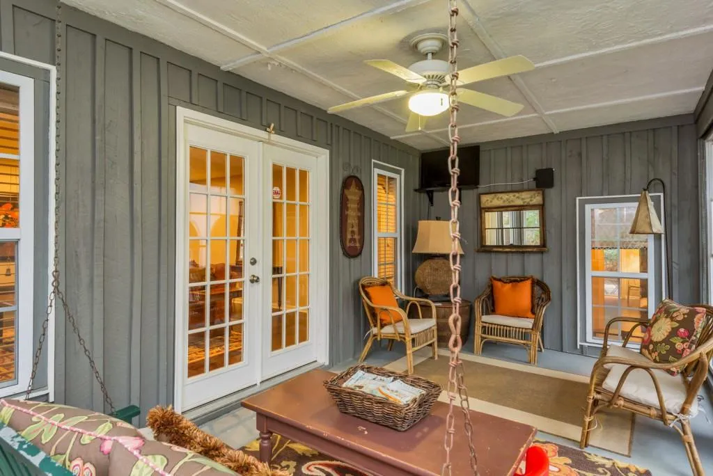 216 Devonwood Drive, Sandy Springs, Georgia 30328, 4 Bedrooms Bedrooms, ,2 BathroomsBathrooms,Residential,Sold,216 Devonwood Drive,5977252