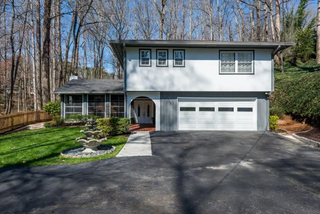 216 Devonwood Drive, Sandy Springs, Georgia 30328, 4 Bedrooms Bedrooms, ,2 BathroomsBathrooms,Residential,Sold,216 Devonwood Drive,5977252