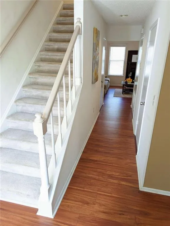 2406 Huntingdon Chase, Sandy Springs, Georgia 30350, 2 Bedrooms Bedrooms, ,2 BathroomsBathrooms,Residential,Sold,2406 Huntingdon Chase,7030995