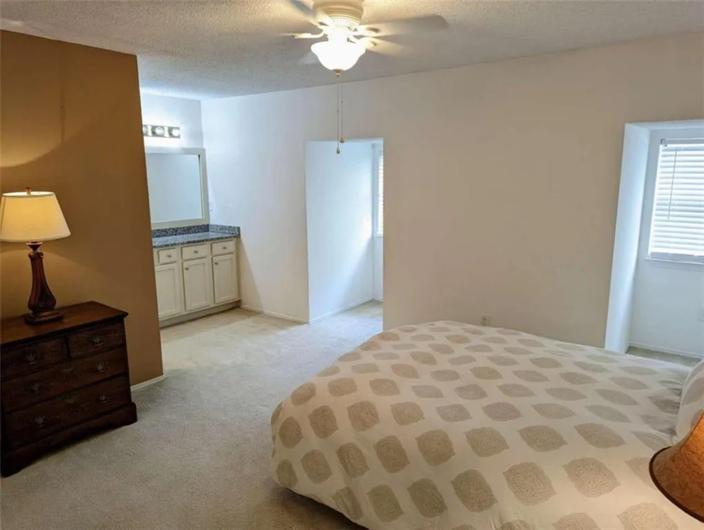 2406 Huntingdon Chase, Sandy Springs, Georgia 30350, 2 Bedrooms Bedrooms, ,2 BathroomsBathrooms,Residential,Sold,2406 Huntingdon Chase,7030995