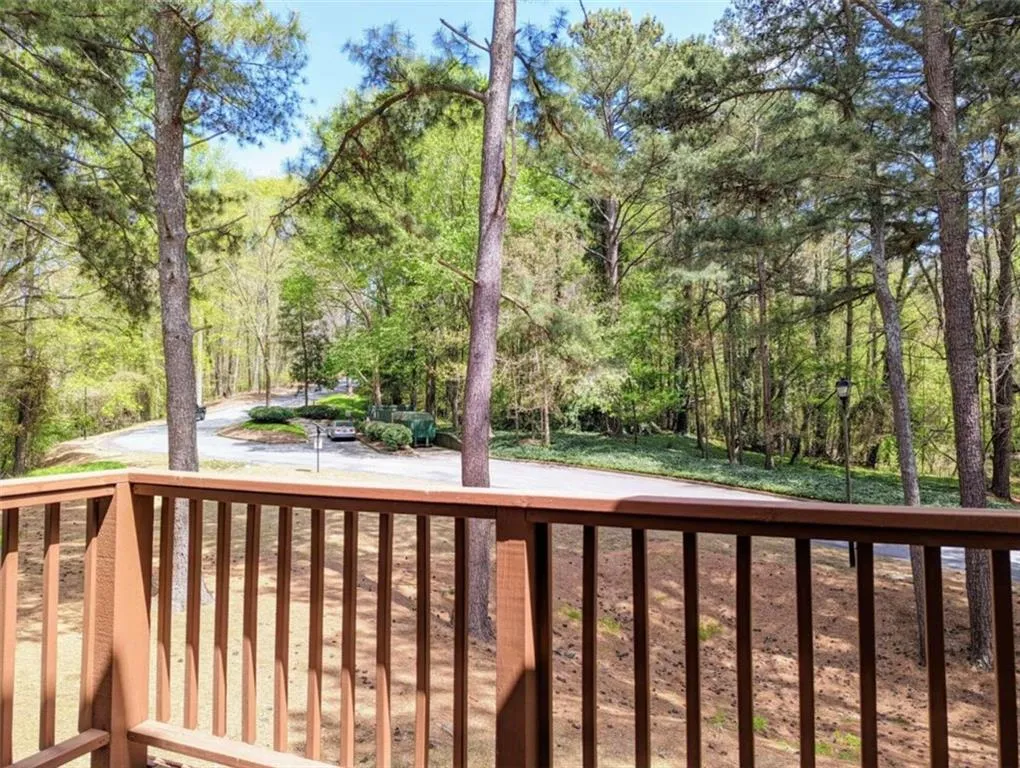 2406 Huntingdon Chase, Sandy Springs, Georgia 30350, 2 Bedrooms Bedrooms, ,2 BathroomsBathrooms,Residential,Sold,2406 Huntingdon Chase,7030995