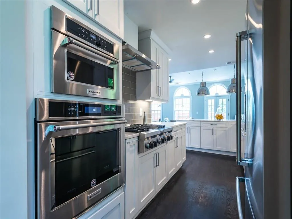 107 Jefferson Circle, Sandy Springs, Georgia 30328, 4 Bedrooms Bedrooms, ,3 BathroomsBathrooms,Residential,Sold,107 Jefferson Circle,5858715