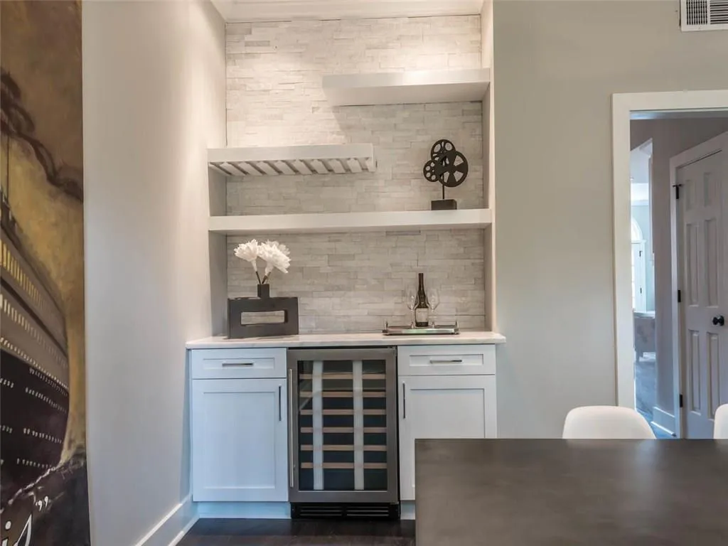 107 Jefferson Circle, Sandy Springs, Georgia 30328, 4 Bedrooms Bedrooms, ,3 BathroomsBathrooms,Residential,Sold,107 Jefferson Circle,5858715