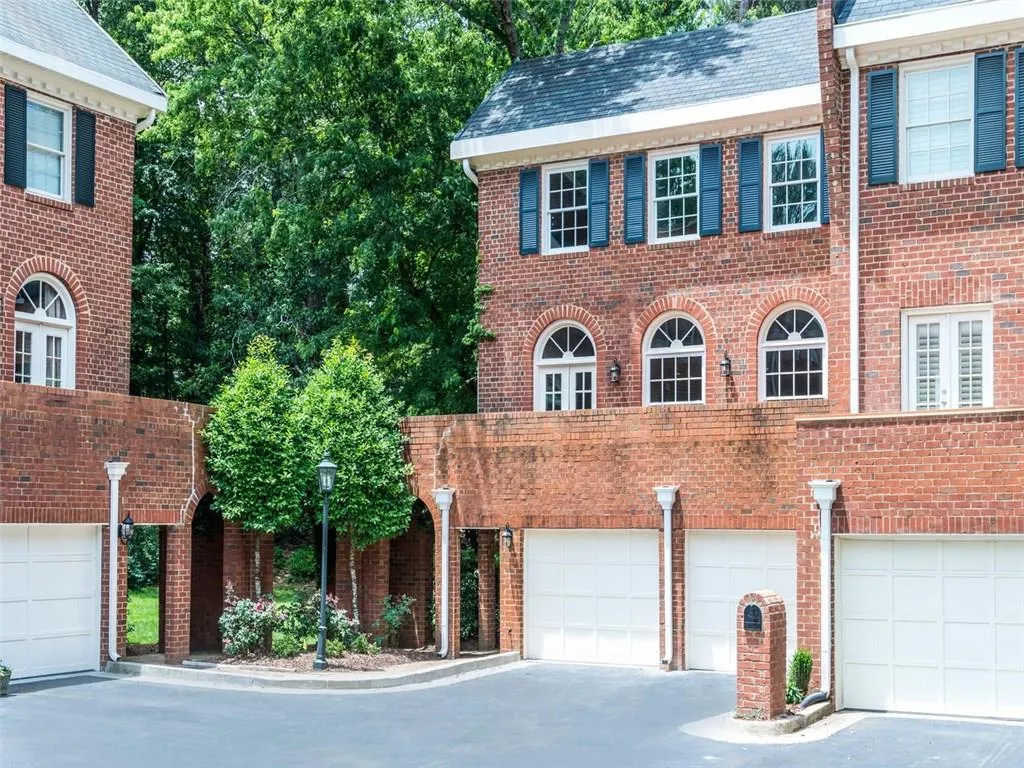 107 Jefferson Circle, Sandy Springs, Georgia 30328, 4 Bedrooms Bedrooms, ,3 BathroomsBathrooms,Residential,Sold,107 Jefferson Circle,5858715