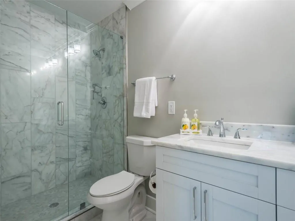 107 Jefferson Circle, Sandy Springs, Georgia 30328, 4 Bedrooms Bedrooms, ,3 BathroomsBathrooms,Residential,Sold,107 Jefferson Circle,5858715