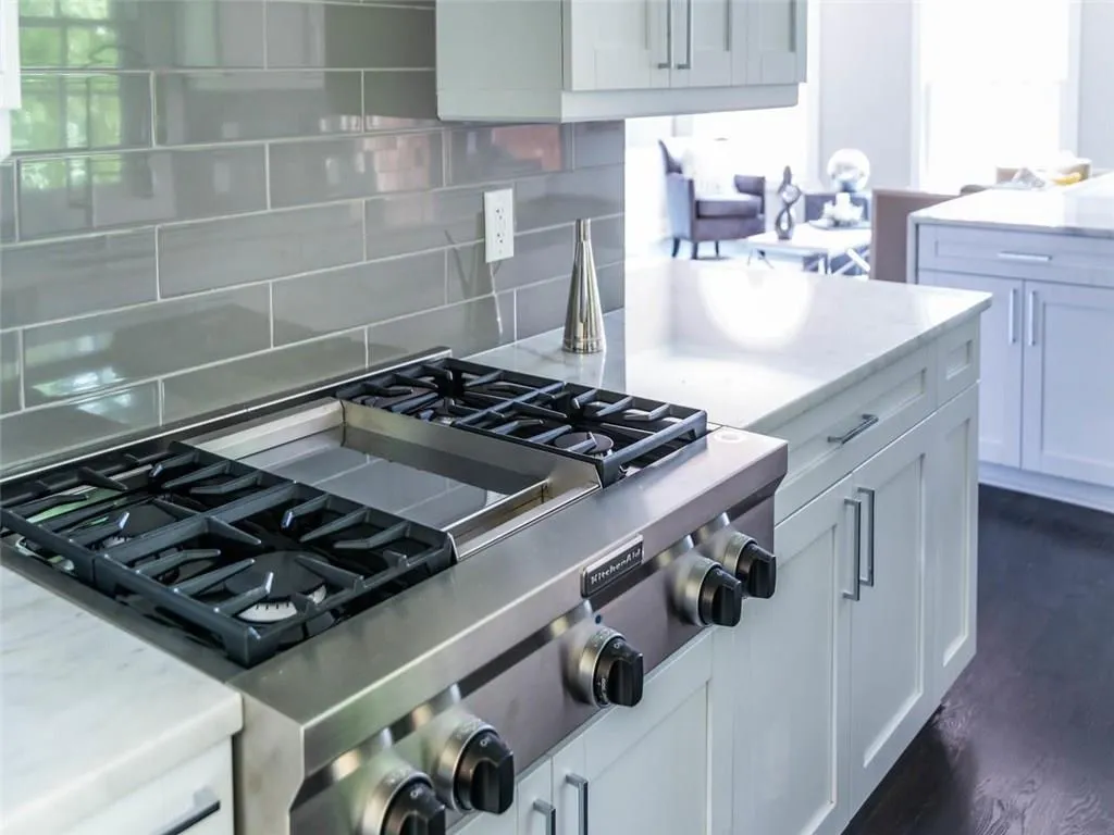 107 Jefferson Circle, Sandy Springs, Georgia 30328, 4 Bedrooms Bedrooms, ,3 BathroomsBathrooms,Residential,Sold,107 Jefferson Circle,5858715