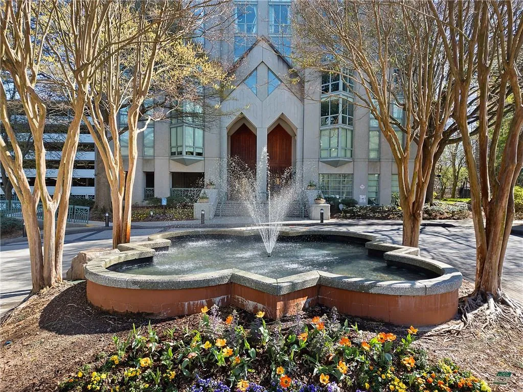 2870 Pharr Court South Nw Unit 504, Atlanta, Georgia 30305, 1 Bedroom Bedrooms, ,1 BathroomBathrooms,Residential,For Sale,2870 Pharr Court South Nw Unit 504,7553306