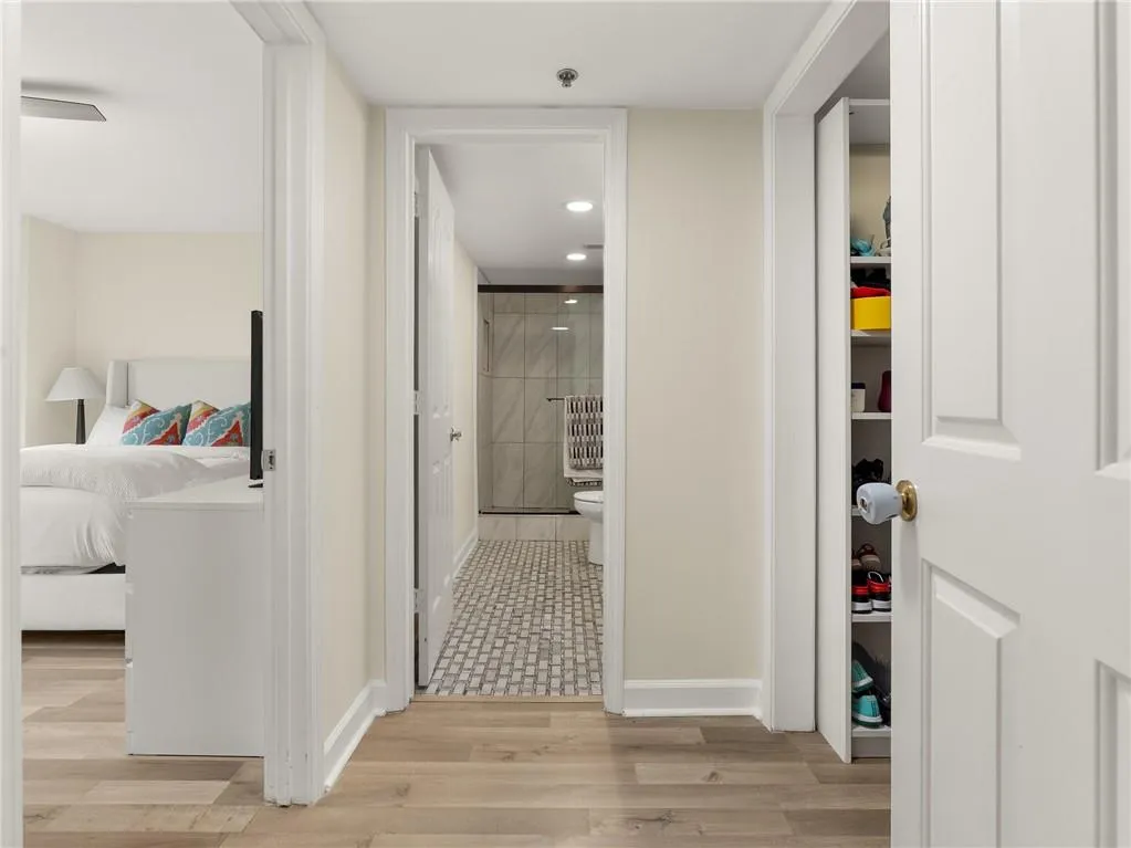 2870 Pharr Court South Nw Unit 504, Atlanta, Georgia 30305, 1 Bedroom Bedrooms, ,1 BathroomBathrooms,Residential,For Sale,2870 Pharr Court South Nw Unit 504,7553306
