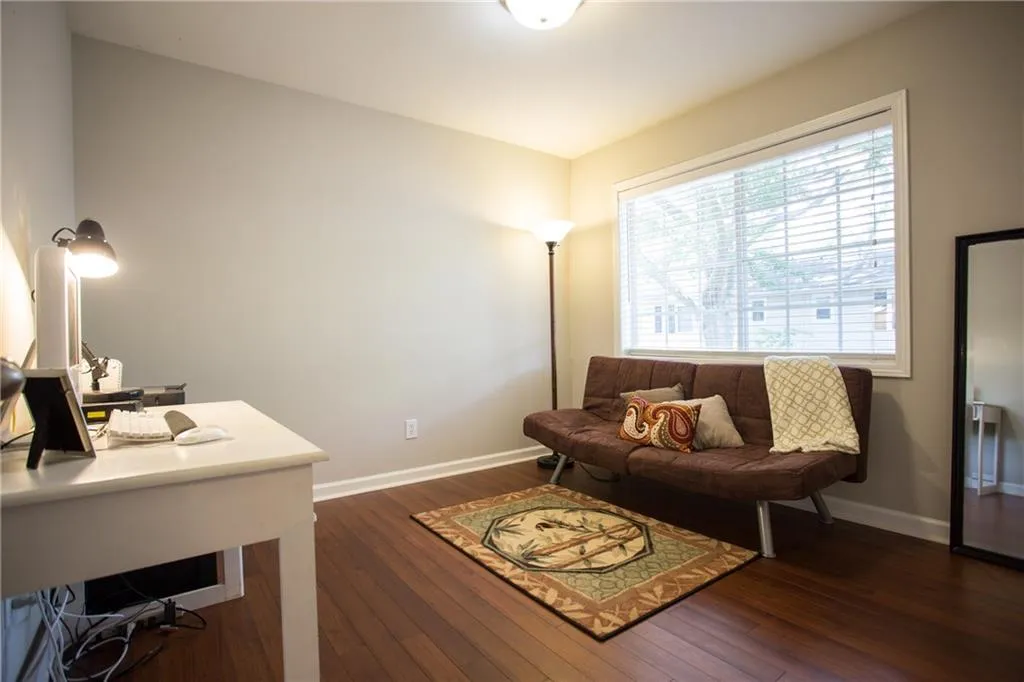 6940 Roswell Road Ne Unit 8e, Sandy Springs, Georgia 30328, 2 Bedrooms Bedrooms, ,1 BathroomBathrooms,Residential,Sold,6940 Roswell Road Ne Unit 8e,5687058