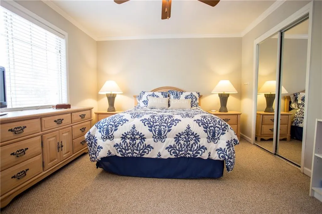 6940 Roswell Road Ne Unit 8e, Sandy Springs, Georgia 30328, 2 Bedrooms Bedrooms, ,1 BathroomBathrooms,Residential,Sold,6940 Roswell Road Ne Unit 8e,5687058