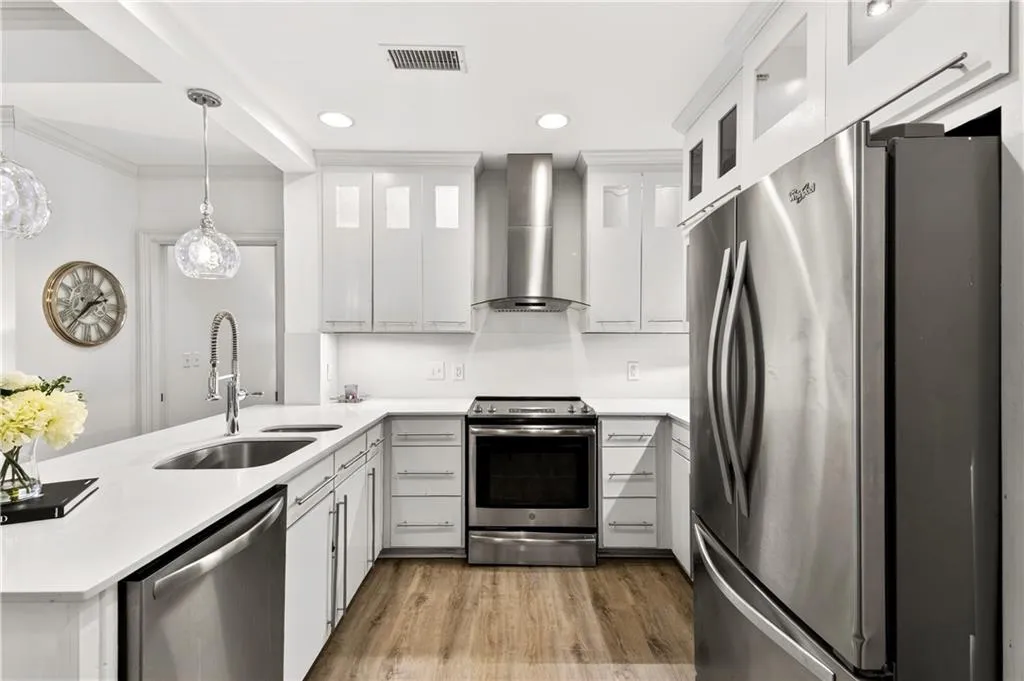 2255 Peachtree Road Ne Unit 323, Atlanta, Georgia 30309, 1 Bedroom Bedrooms, 0 ,1 BathroomBathrooms,Residential,For Sale,2255 Peachtree Road Ne Unit 323,7714774