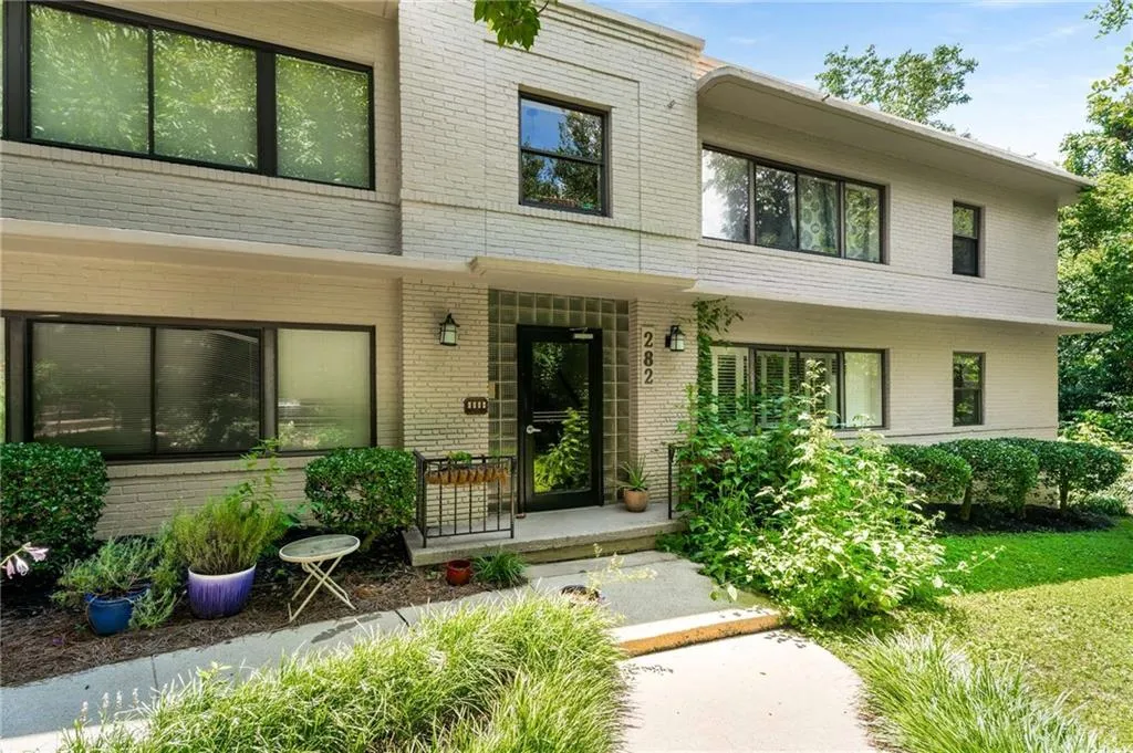 282 Ardmore Circle Nw Unit 6, Atlanta, Georgia 30309, 2 Bedrooms Bedrooms, ,1 BathroomBathrooms,Residential,For Sale,282 Ardmore Circle Nw Unit 6,7614622