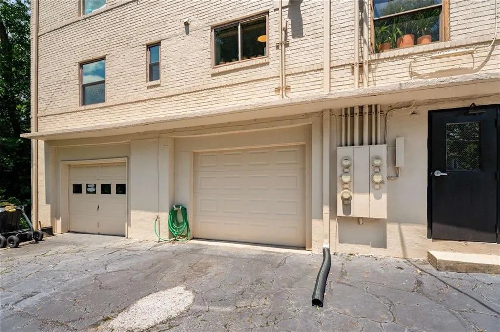 282 Ardmore Circle Nw Unit 6, Atlanta, Georgia 30309, 2 Bedrooms Bedrooms, ,1 BathroomBathrooms,Residential,For Sale,282 Ardmore Circle Nw Unit 6,7614622