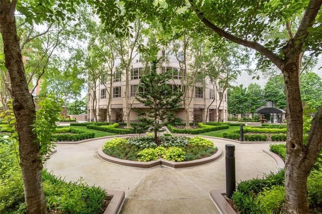 3475 Oak Valley Road Unit 1480, Atlanta, Georgia 30326, 2 Bedrooms Bedrooms, 0 ,2 BathroomsBathrooms,Residential,For Sale,3475 Oak Valley Road Unit 1480,7846833