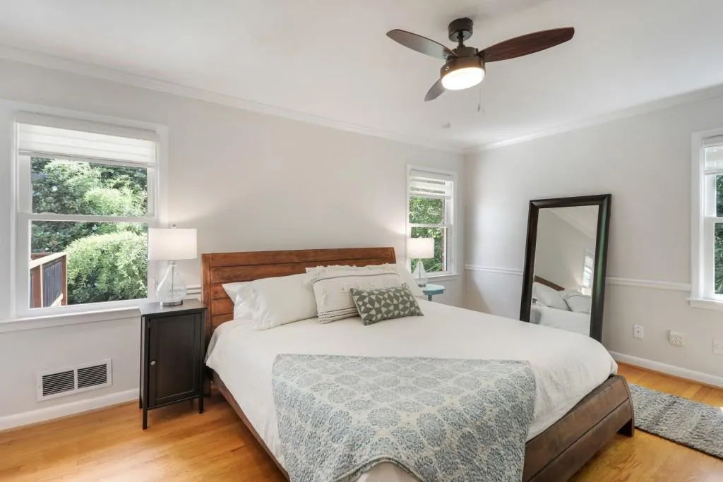 275 Forest Hills Drive, Atlanta, Georgia 30342, 5 Bedrooms Bedrooms, ,3 BathroomsBathrooms,Residential,Sold,275 Forest Hills Drive,6745441