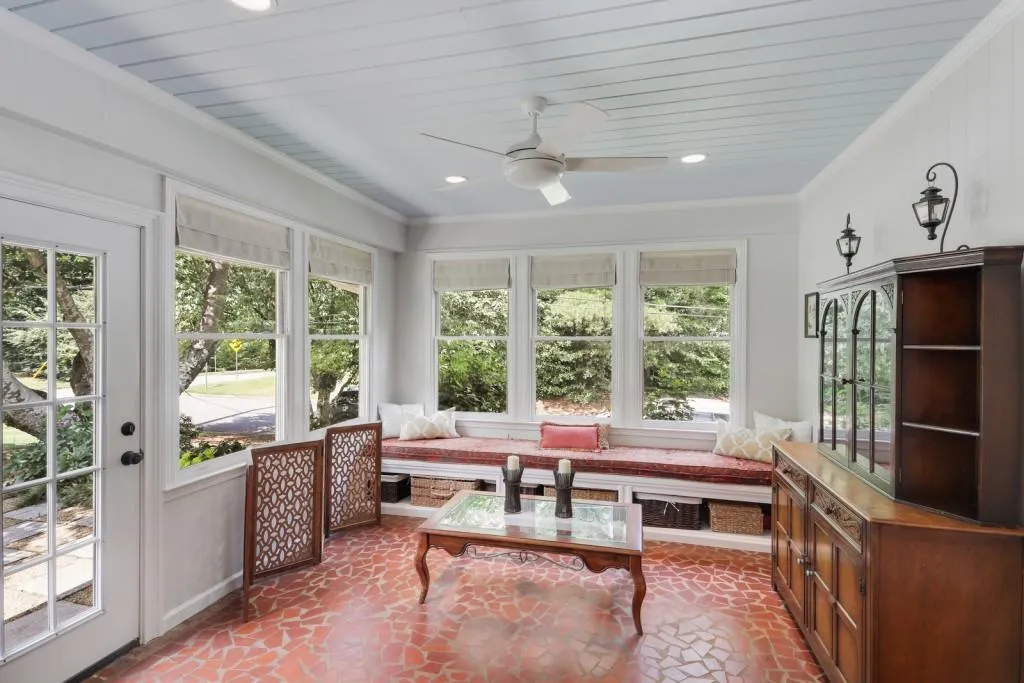275 Forest Hills Drive, Atlanta, Georgia 30342, 5 Bedrooms Bedrooms, ,3 BathroomsBathrooms,Residential,Sold,275 Forest Hills Drive,6745441