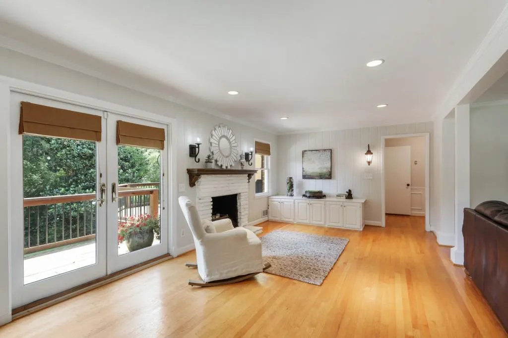 275 Forest Hills Drive, Atlanta, Georgia 30342, 5 Bedrooms Bedrooms, ,3 BathroomsBathrooms,Residential,Sold,275 Forest Hills Drive,6745441