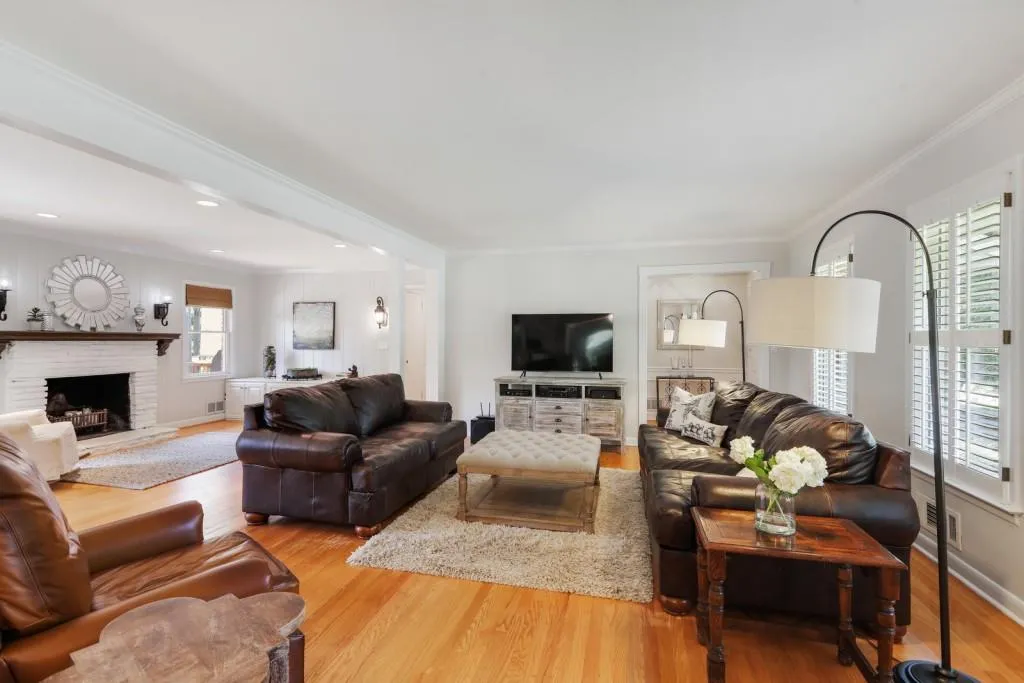 275 Forest Hills Drive, Atlanta, Georgia 30342, 5 Bedrooms Bedrooms, ,3 BathroomsBathrooms,Residential,Sold,275 Forest Hills Drive,6745441