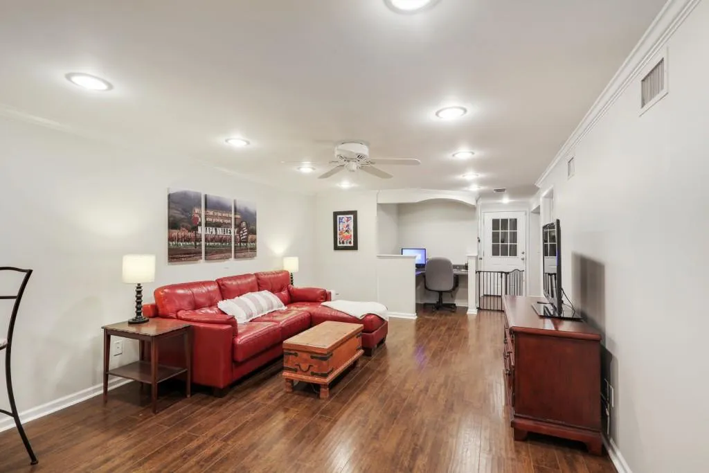 275 Forest Hills Drive, Atlanta, Georgia 30342, 5 Bedrooms Bedrooms, ,3 BathroomsBathrooms,Residential,Sold,275 Forest Hills Drive,6745441