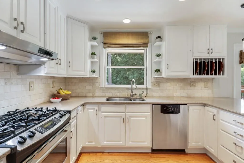 275 Forest Hills Drive, Atlanta, Georgia 30342, 5 Bedrooms Bedrooms, ,3 BathroomsBathrooms,Residential,Sold,275 Forest Hills Drive,6745441