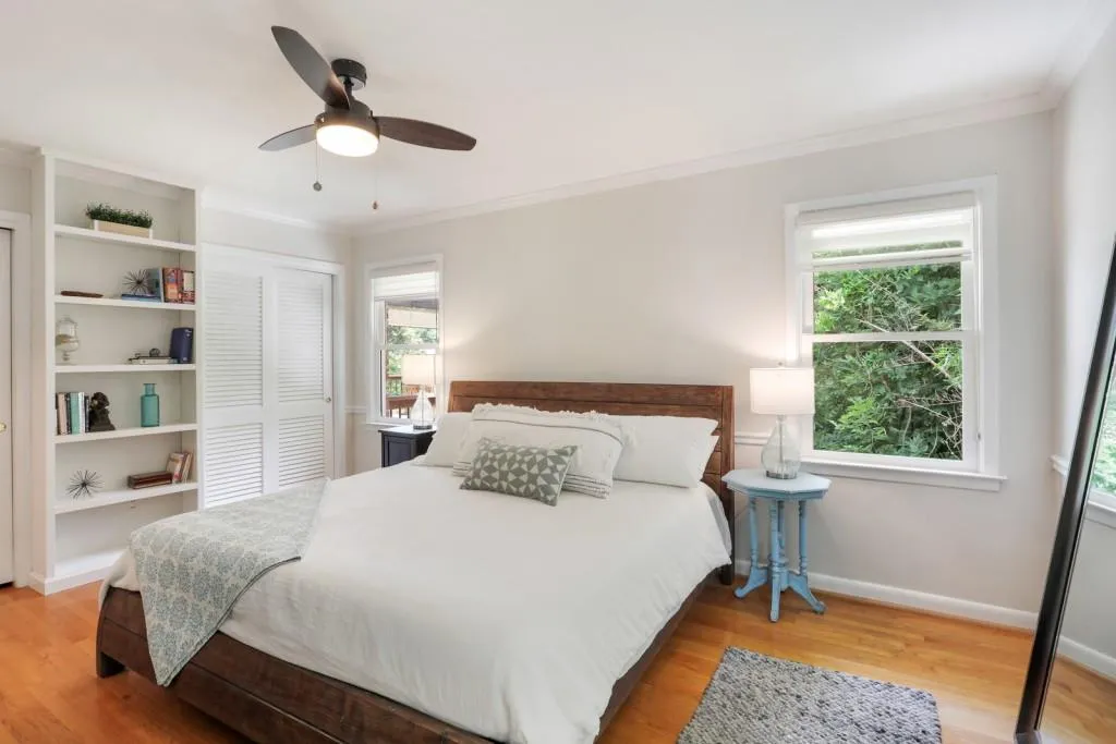 275 Forest Hills Drive, Atlanta, Georgia 30342, 5 Bedrooms Bedrooms, ,3 BathroomsBathrooms,Residential,Sold,275 Forest Hills Drive,6745441
