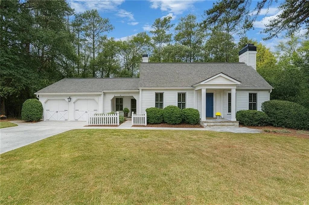 4220 Exeter Close Nw, Atlanta, Georgia 30327, 4 Bedrooms Bedrooms, 0 ,3 BathroomsBathrooms,Residential,For Sale,4220 Exeter Close Nw,7710485