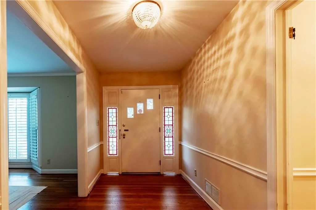 750 Mount Vernon Highway, Atlanta, Georgia 30327, 4 Bedrooms Bedrooms, ,3 BathroomsBathrooms,Residential,Sold,750 Mount Vernon Highway,7498906