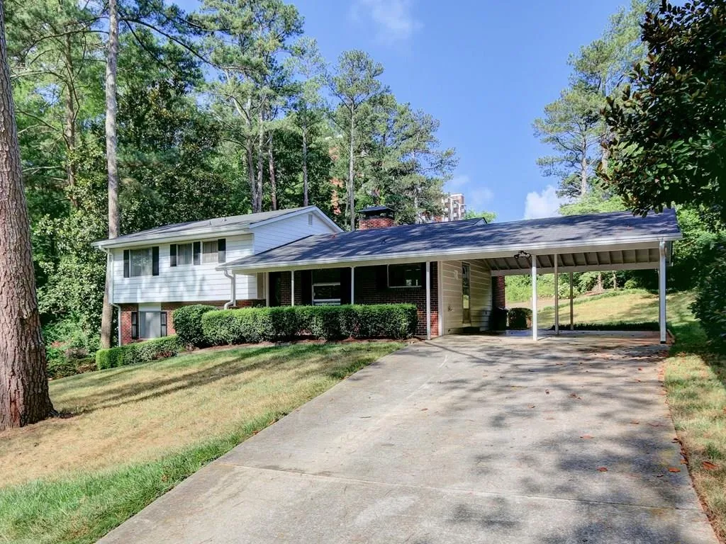 6274 Hunting Creek Road, Atlanta, Georgia 30328, 3 Bedrooms Bedrooms, ,2 BathroomsBathrooms,Residential,Sold,6274 Hunting Creek Road,5705055