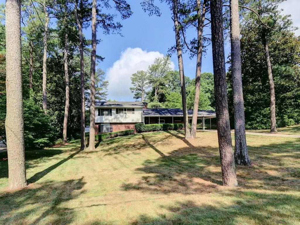 6274 Hunting Creek Road, Atlanta, Georgia 30328, 3 Bedrooms Bedrooms, ,2 BathroomsBathrooms,Residential,Sold,6274 Hunting Creek Road,5705055