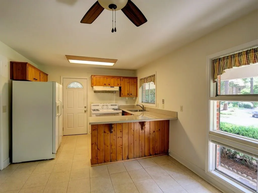 6274 Hunting Creek Road, Atlanta, Georgia 30328, 3 Bedrooms Bedrooms, ,2 BathroomsBathrooms,Residential,Sold,6274 Hunting Creek Road,5705055
