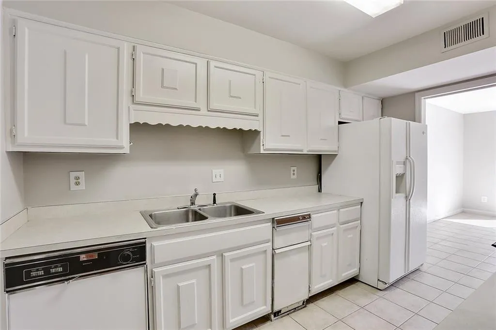 44 Forrest Place Unit 44, Sandy Springs, Georgia 30328, 3 Bedrooms Bedrooms, ,2 BathroomsBathrooms,Residential,Sold,44 Forrest Place Unit 44,5816006