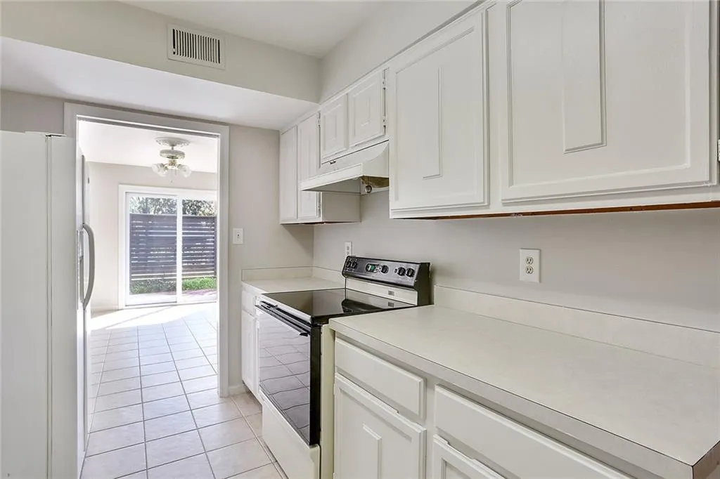 44 Forrest Place Unit 44, Sandy Springs, Georgia 30328, 3 Bedrooms Bedrooms, ,2 BathroomsBathrooms,Residential,Sold,44 Forrest Place Unit 44,5816006