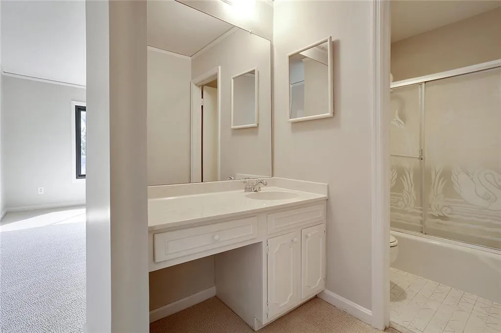 44 Forrest Place Unit 44, Sandy Springs, Georgia 30328, 3 Bedrooms Bedrooms, ,2 BathroomsBathrooms,Residential,Sold,44 Forrest Place Unit 44,5816006