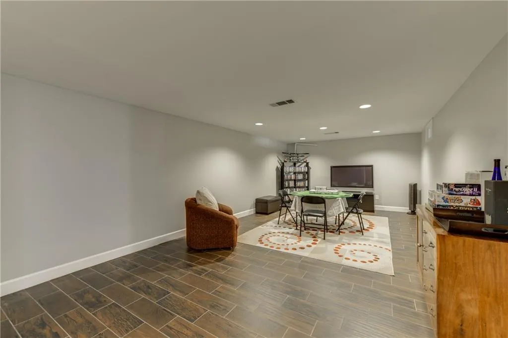 7155 Roswell Road Unit 13, Atlanta, Georgia 30328, 3 Bedrooms Bedrooms, ,3 BathroomsBathrooms,Residential,Sold,7155 Roswell Road Unit 13,6525704