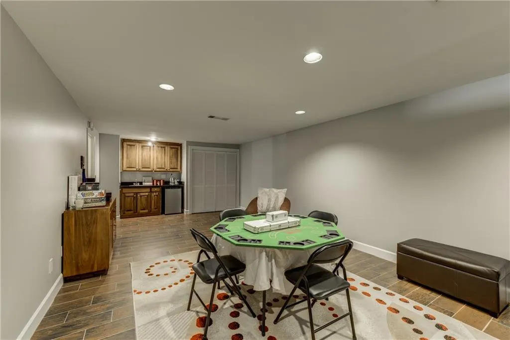 7155 Roswell Road Unit 13, Atlanta, Georgia 30328, 3 Bedrooms Bedrooms, ,3 BathroomsBathrooms,Residential,Sold,7155 Roswell Road Unit 13,6525704