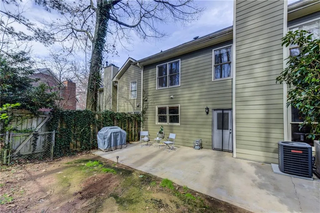 7155 Roswell Road Unit 13, Atlanta, Georgia 30328, 3 Bedrooms Bedrooms, ,3 BathroomsBathrooms,Residential,Sold,7155 Roswell Road Unit 13,6525704