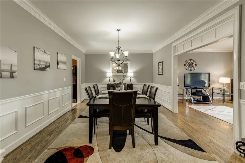 7155 Roswell Road Unit 13, Atlanta, Georgia 30328, 3 Bedrooms Bedrooms, ,3 BathroomsBathrooms,Residential,Sold,7155 Roswell Road Unit 13,6525704