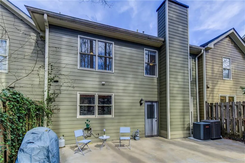 7155 Roswell Road Unit 13, Atlanta, Georgia 30328, 3 Bedrooms Bedrooms, ,3 BathroomsBathrooms,Residential,Sold,7155 Roswell Road Unit 13,6525704