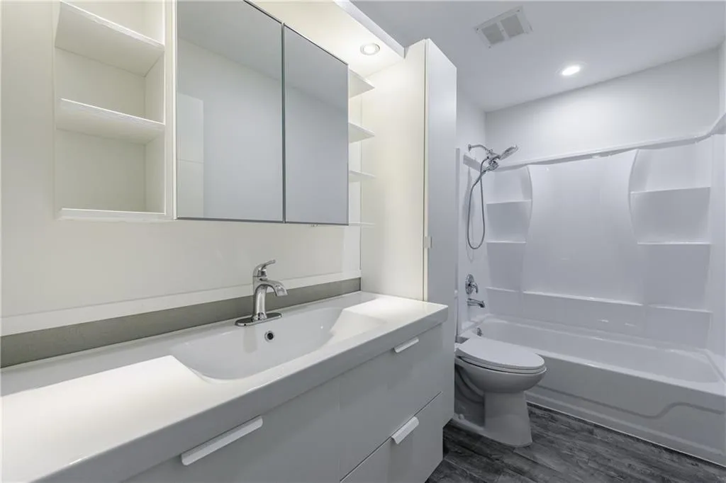 Upper Level Bathroom