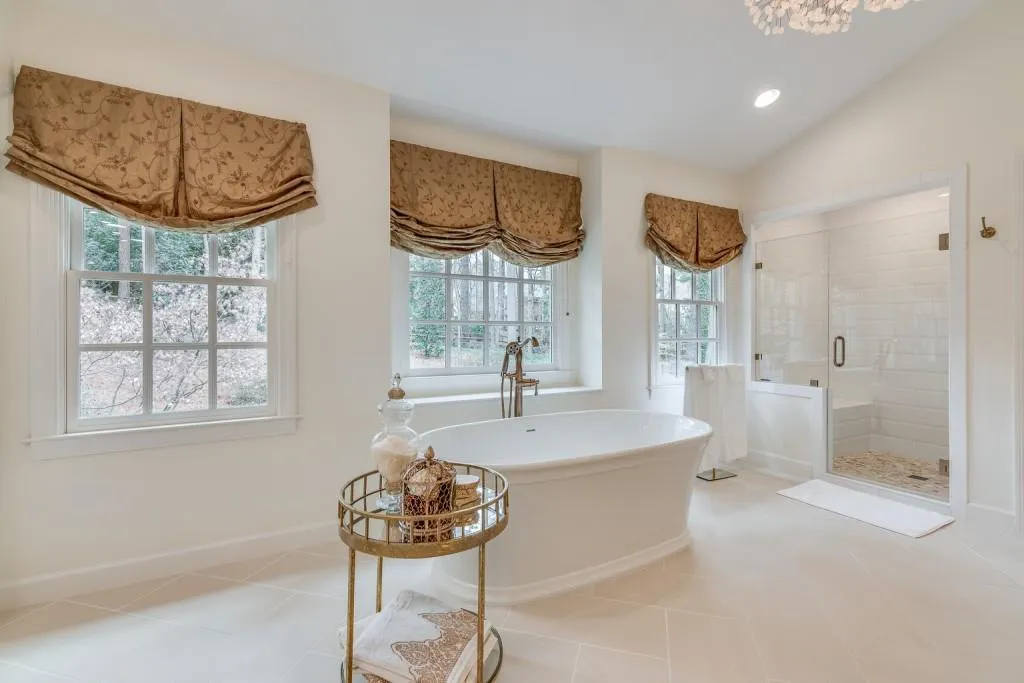 5560 Glen Errol Road, Sandy Springs, Georgia 30327, 4 Bedrooms Bedrooms, ,3 BathroomsBathrooms,Residential,Sold,5560 Glen Errol Road,6691339