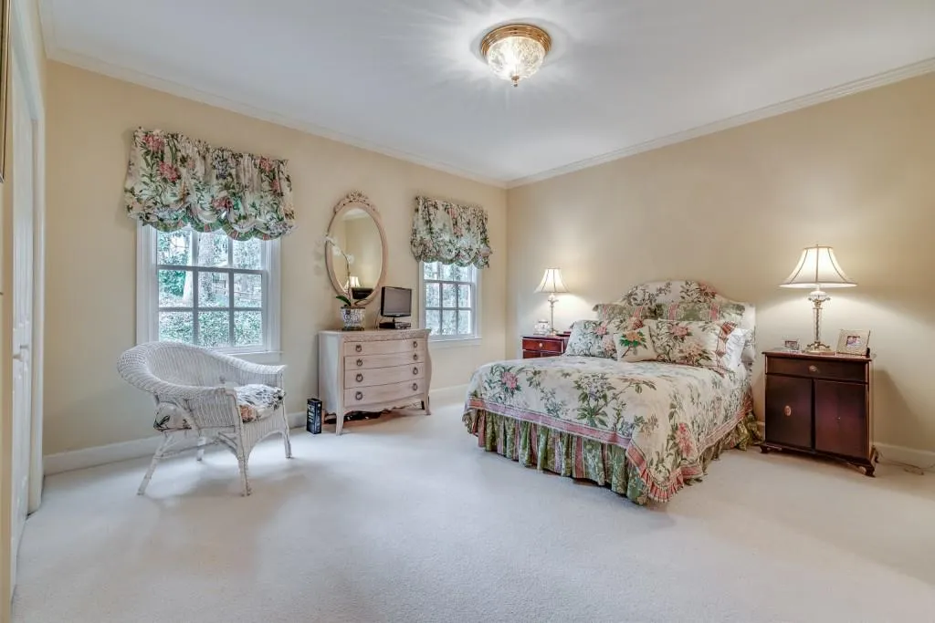 5560 Glen Errol Road, Sandy Springs, Georgia 30327, 4 Bedrooms Bedrooms, ,3 BathroomsBathrooms,Residential,Sold,5560 Glen Errol Road,6691339