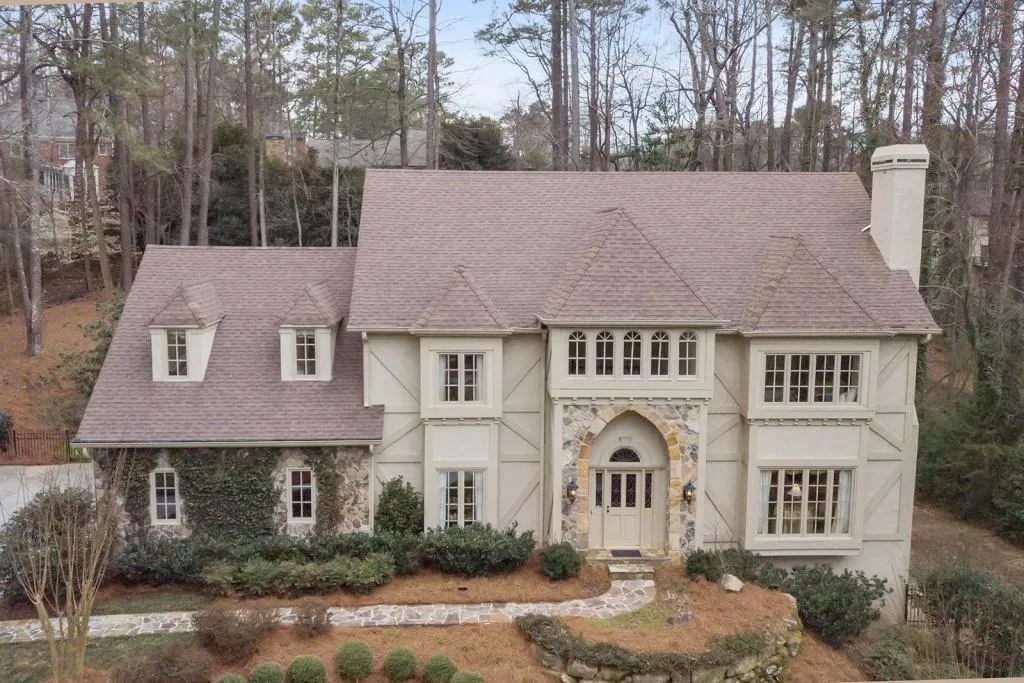 5560 Glen Errol Road, Sandy Springs, Georgia 30327, 4 Bedrooms Bedrooms, ,3 BathroomsBathrooms,Residential,Sold,5560 Glen Errol Road,6691339